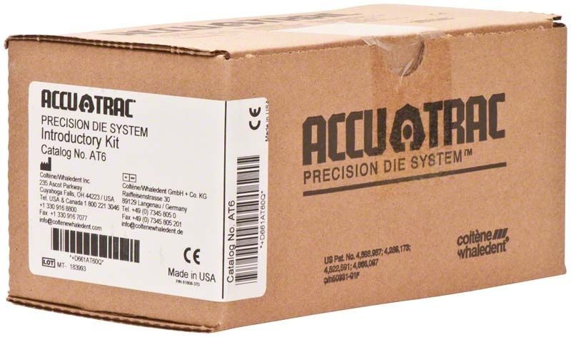 Brauner Karton des Accu-Trac Modellsystem Starter Kits mit Produktinformationen.