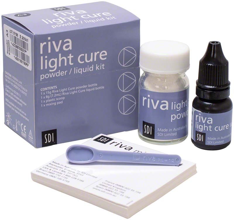 Riva Light Cure Kit A3 mit Pulver, Flüssigkeit, Mischlöffel und Anleitung.