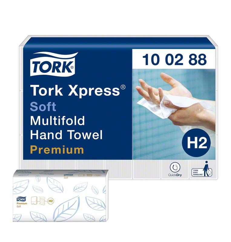 Tork Multifold Handtücher Weich Verpackung und Anwendung in Händen.