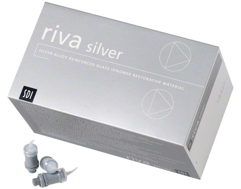 Riva Silver Kapseln-Verpackung mit zwei grauen Kapseln im Vordergrund.