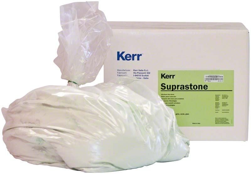 Kerr Suprastone hellgrün 25 kg in Plastikverpackung vor Kartonbox.