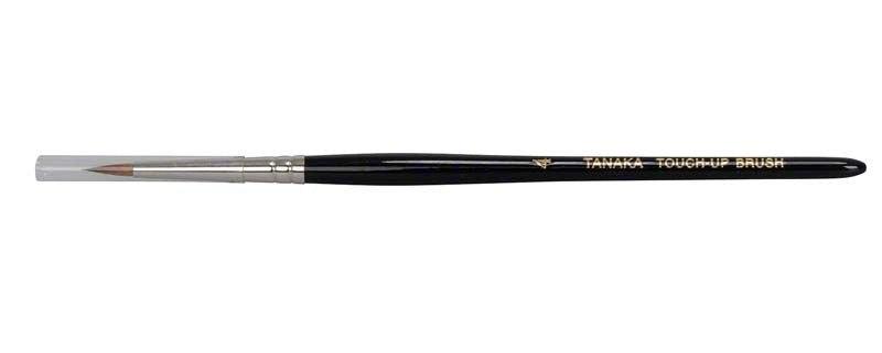 TANAKA Touchup Brush mit feiner Spitze und schwarzem Griff.