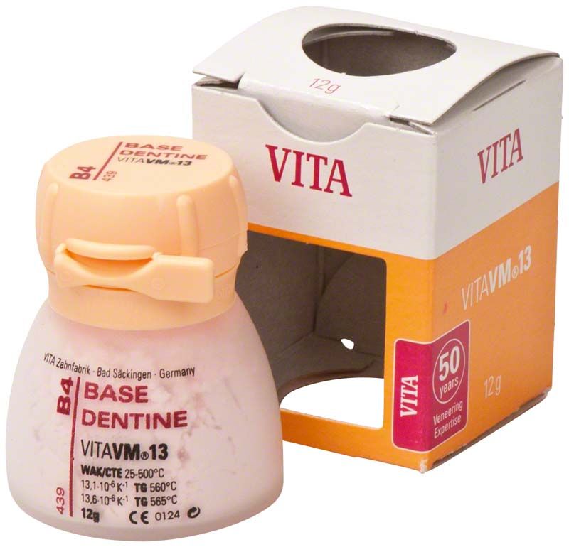 Kunststoffbehälter mit VM13 Base Dentin B4, neben geöffneter Verpackung.