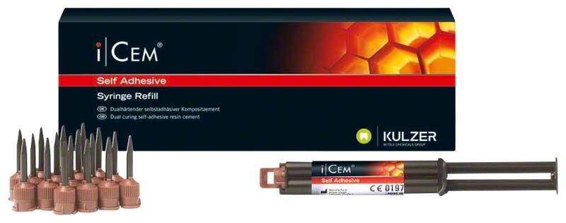 iCem Self Adhesive Refill-Verpackung mit Spritze und Zubehör im Vordergrund.