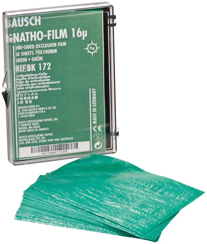 Bausch Gnatho-Film 16µ in grün mit Verpackung und Folienstapel.