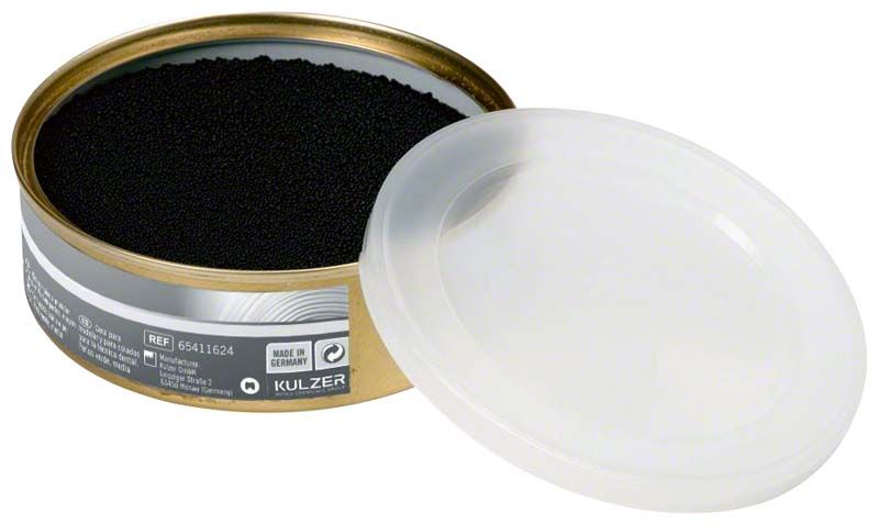 Prepon Perlwachs-Dose von Kulzer mit offenem Deckel und schwarzem Dentalwachs.