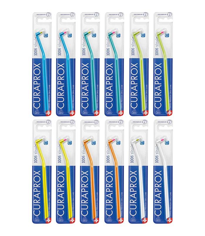 CURAPROX Handzahnbürsten im 12er-Pack in verschiedenen Farben in Blisterverpackung.
