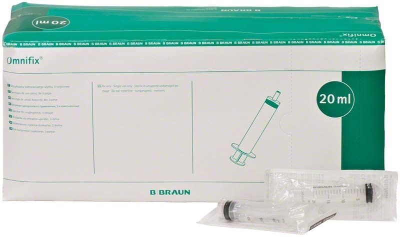 Omnifix Luer-Lock 20ml Einmalspritzenverpackung mit Spritze im Vordergrund.