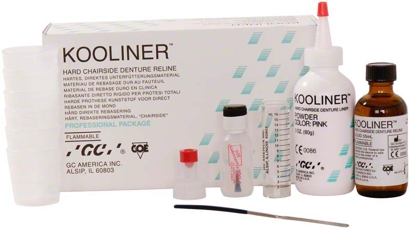 Kooliner Intropack mit Pulverdose, Flüssigkeitsflasche und Zubehör.