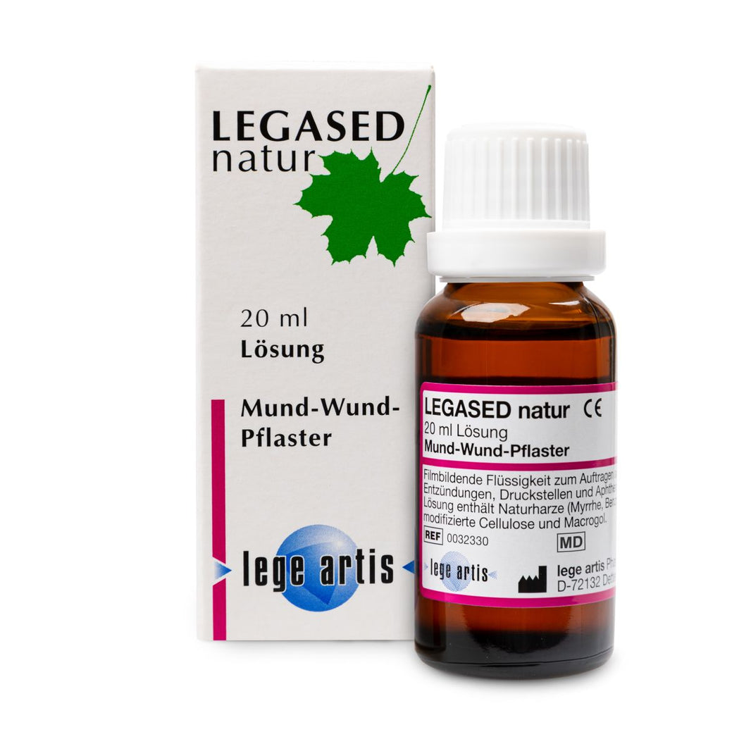 Legased natur Lösung 20ml Flasche vor Verpackung mit Blattmotiv