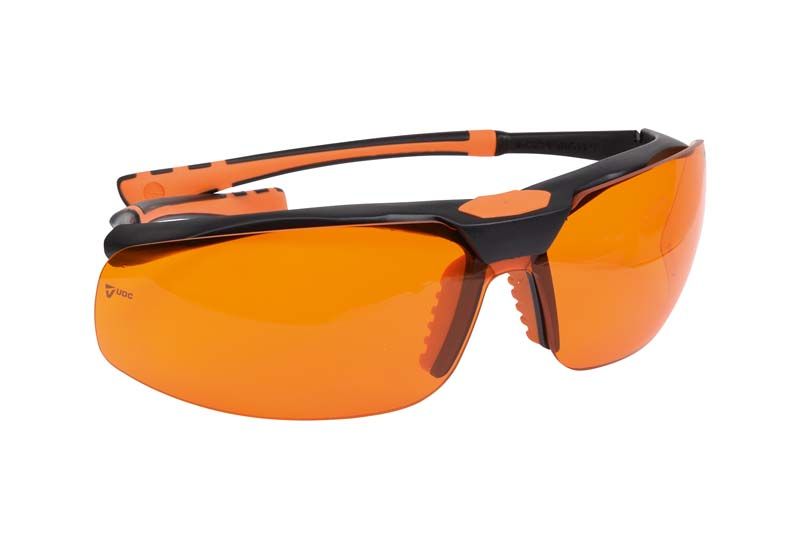 UltraTect™ Schutzbrille mit orangenen Gläsern auf weißem Hintergrund.