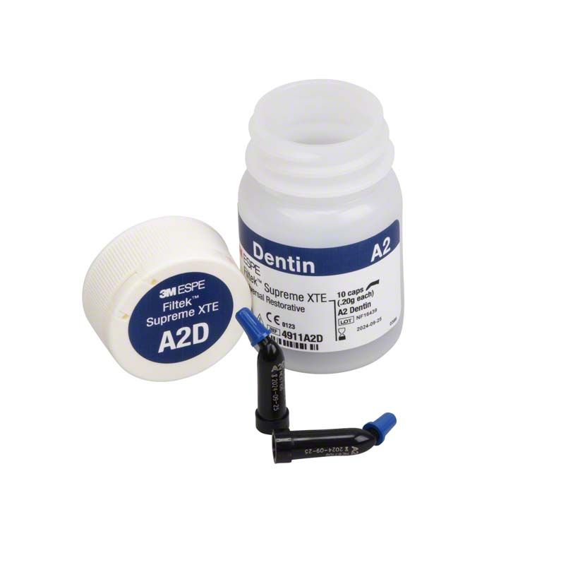 Filtek™ Supreme XTE Dentin Kapseln A2D mit Verpackung und Einzelkapsel.