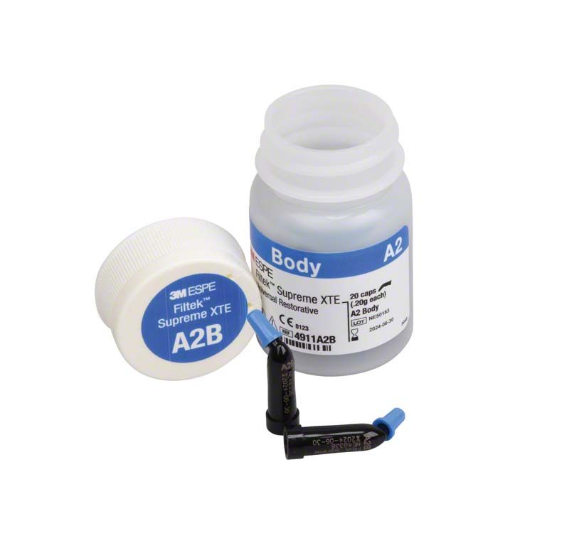 Filtek™ Supreme XTE Body Kapseln A2B neben geöffneter Kunststoffdose.