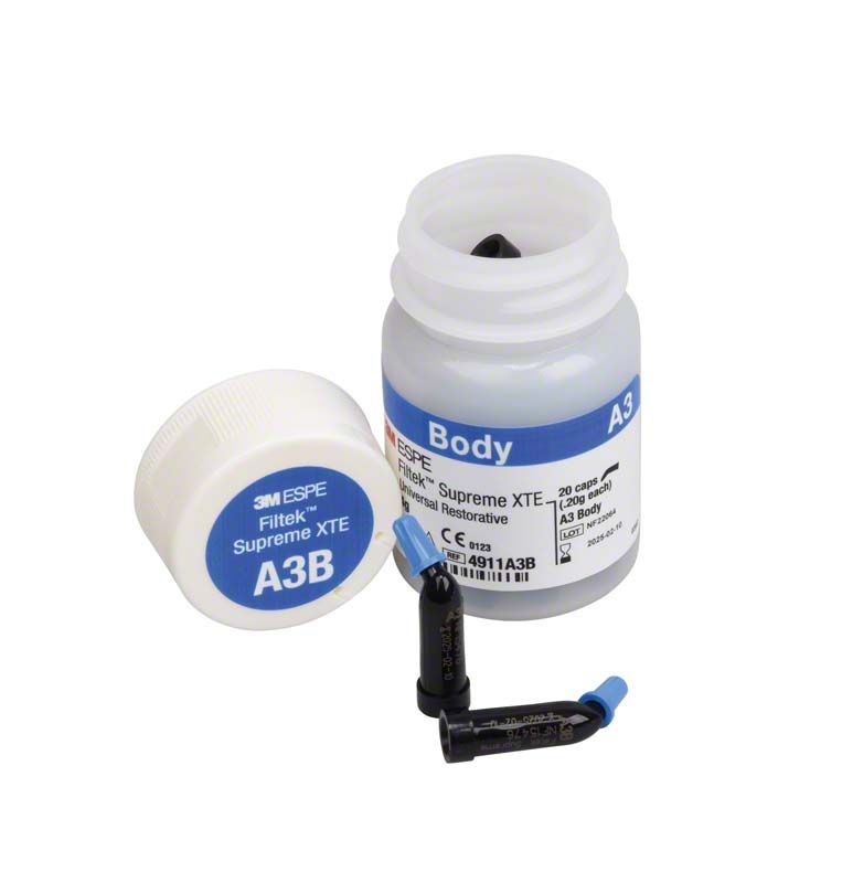 Filtek™ Supreme XTE Body Kapseln A3B mit geöffneter Verpackung und Kapseln.