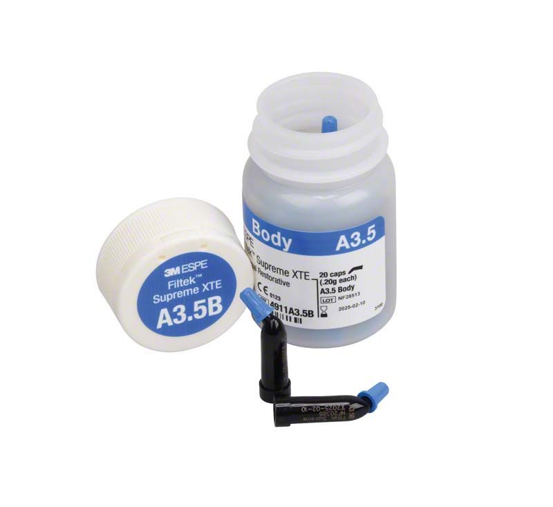 Filtek™ Supreme XTE Body Kapseln A3,5B mit geöffneter Verpackung und Kapseln sichtbar.