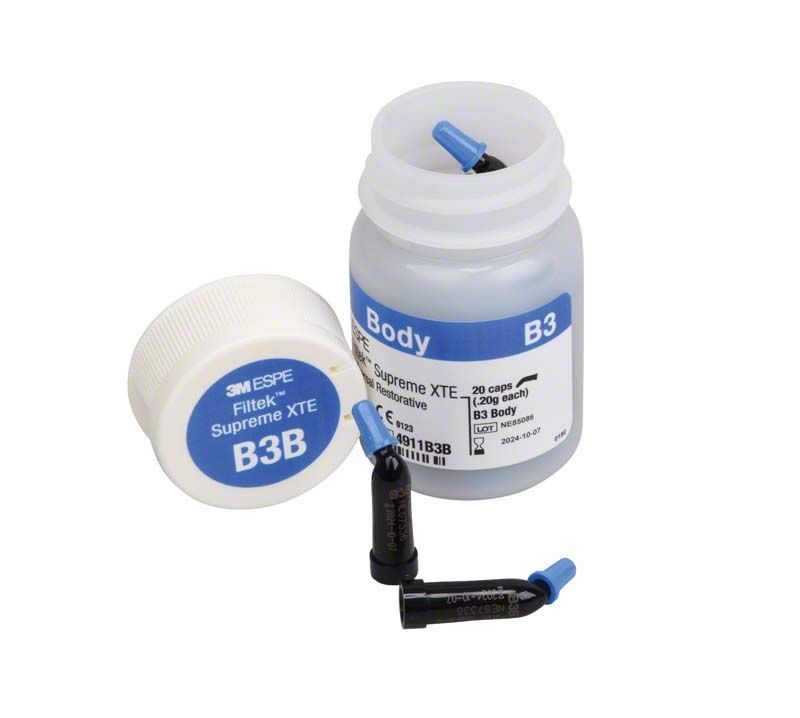 Filtek™ Supreme XTE Body Kapseln B3B mit geöffneter Verpackung und Kapseln.