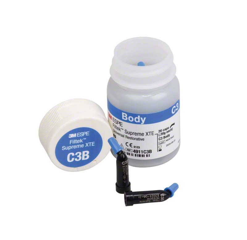 Filtek™ Supreme XTE Body Kapseln C3B mit geöffneter Verpackung.