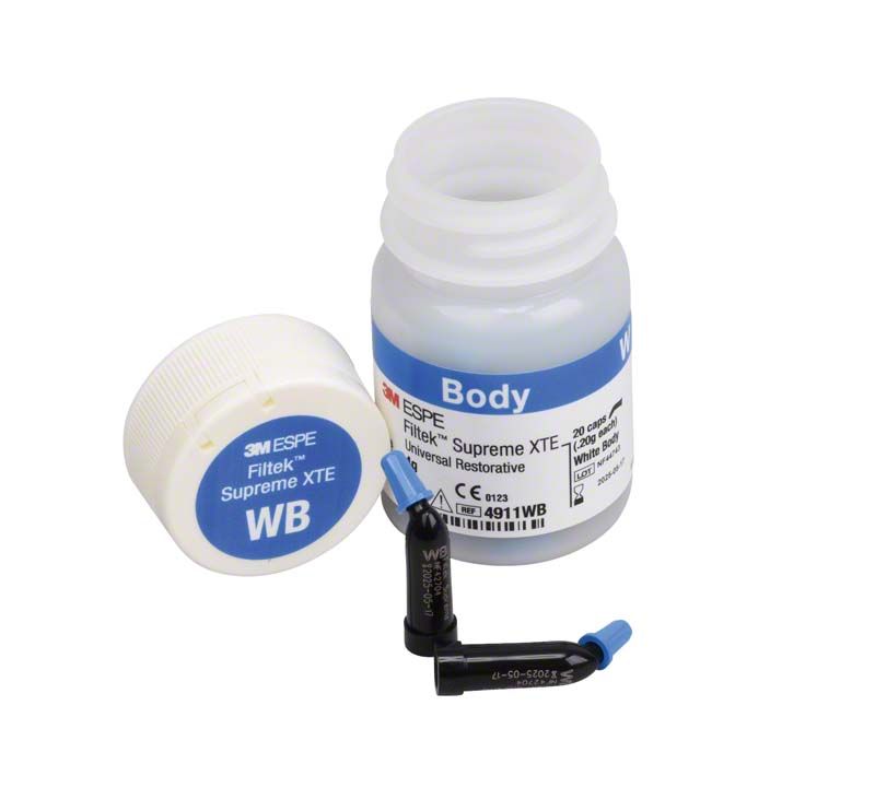 Filtek™ Supreme XTE Body Kapseln WB neben geöffneter Verpackung.