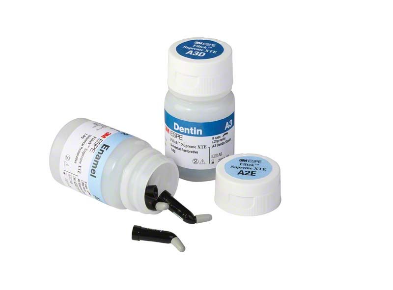 Filtek™ Supreme XTE Schmelz Kapseln D2E in geöffneter Verpackung.