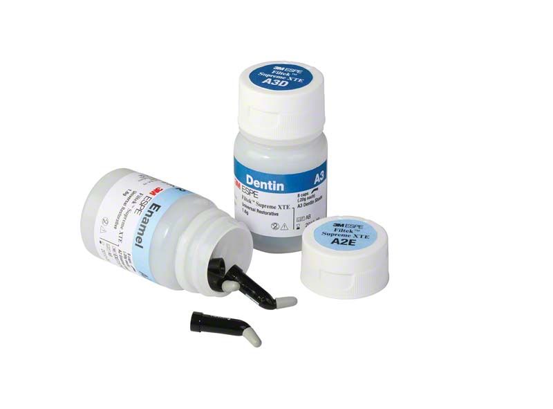 Filtek™ Supreme XTE Transluzenz Kapseln GT in weißem Behälter mit Etikett.