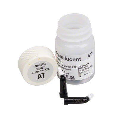 Filtek™ supreme XTE Transluzenz Kapseln AT (Amber) mit geöffneter Verpackung.