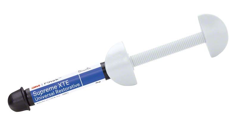 Filtek™ Supreme XTE Transluzenz Spritze CT mit blauer Beschriftung und weißem Kolben.