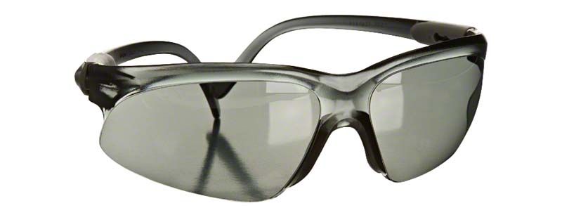 Braune UltraTect™ Schutzbrille mit gebogenen Gläsern und flexiblem Rahmen.