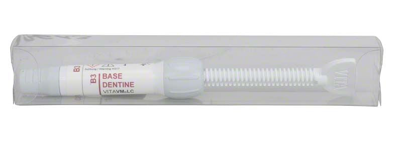 Spritze mit VITAVM®LC BASE DENTINE B3 in transparenter Verpackung.