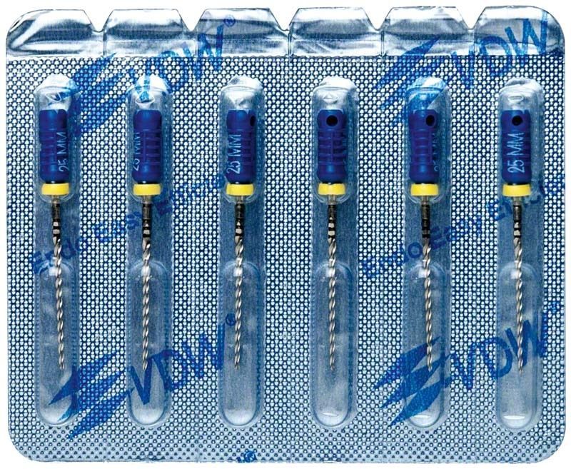 Blisterpackung mit sechs K-Bohrern 25mm von VDW für Zahnmedizin.