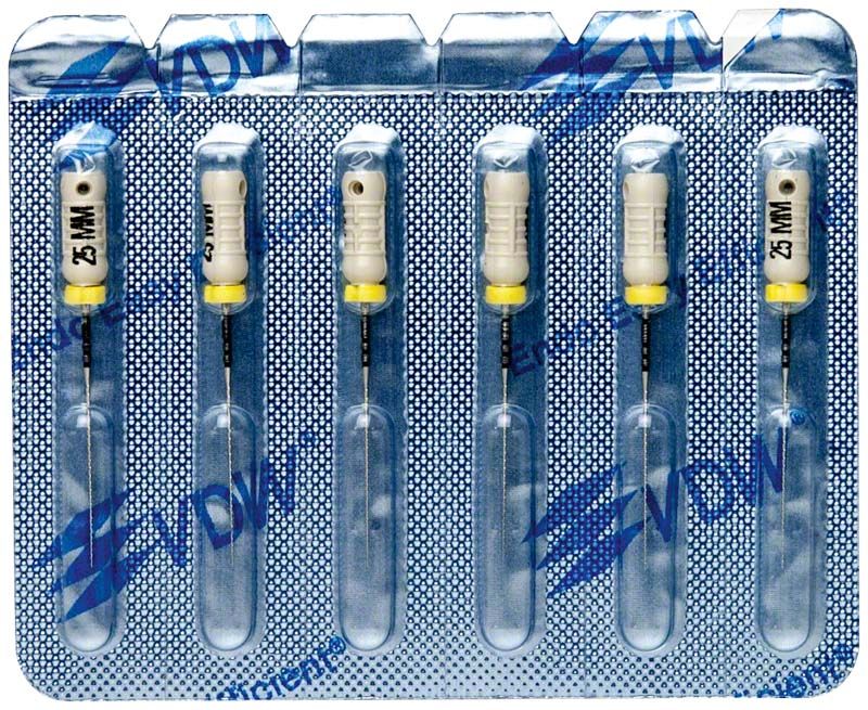 Sterile Hedström Feilen 25mm Gr. 15 in Blisterverpackung.