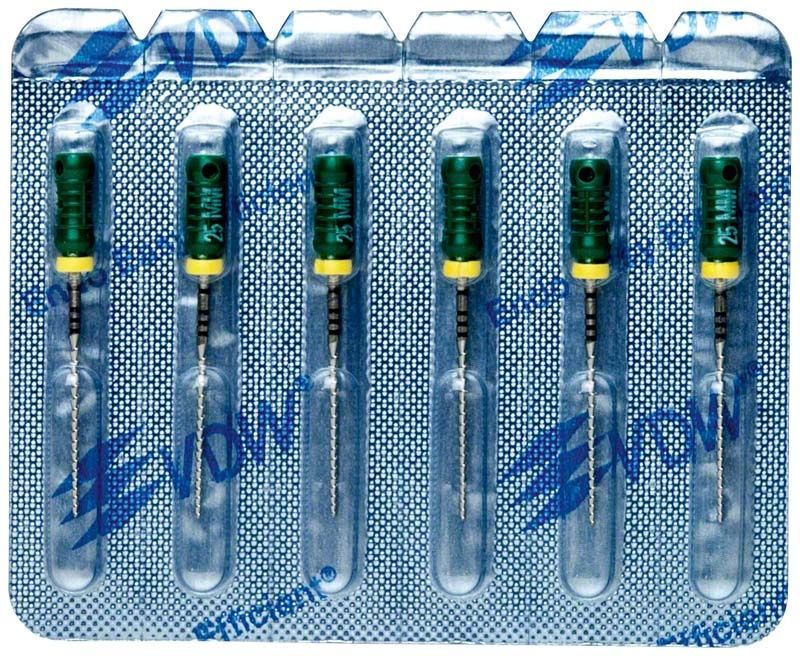 Sterile VDW Hedström Feilen 25mm Gr. 70 in Blisterverpackung.