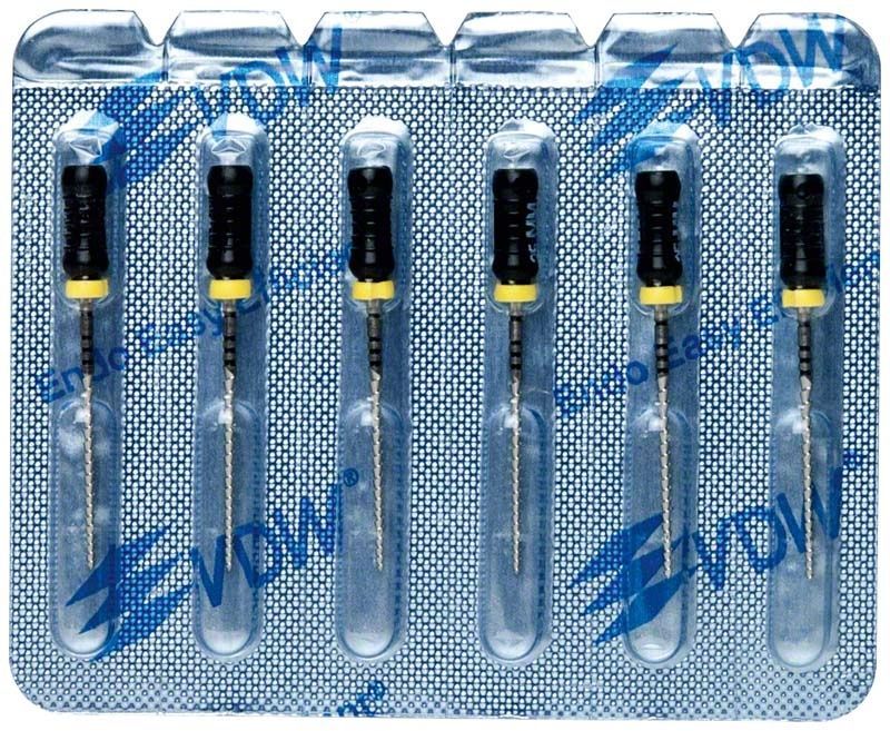 VDW®STERILE Hedström Feilen 25mm Gr. 80 in Blisterpackung.