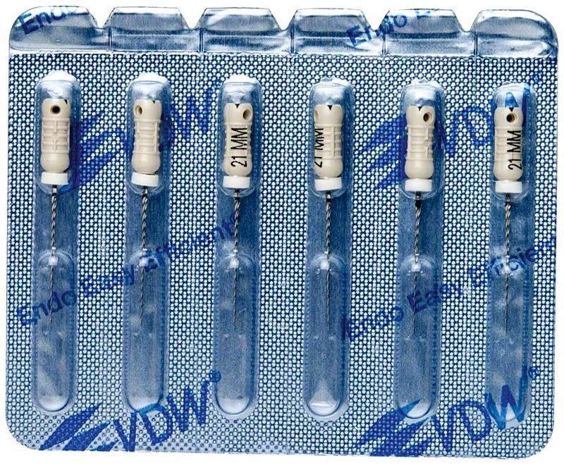 Blisterpackung mit VDW K-Bohrer 21mm Gr. 015 für Zahnmedizin.