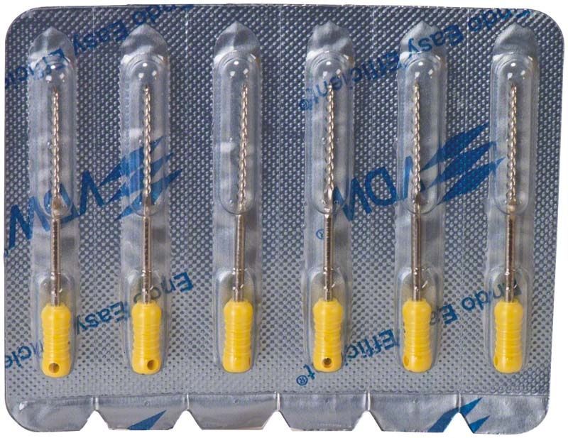 Fünf sterile K-Feilen 31mm Gr. 100 in Blisterverpackung.