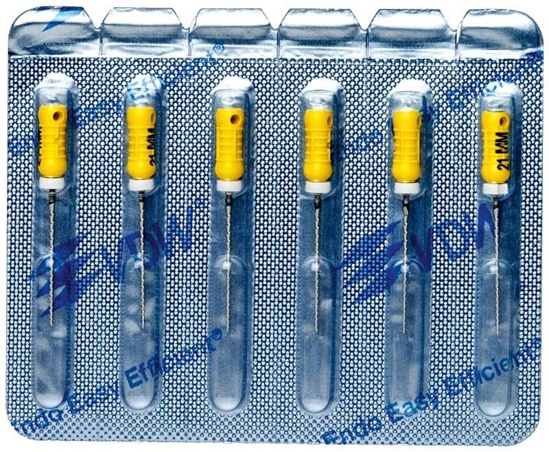 Sterile Hedströmfeilen 21mm Gr. 50 mit gelben Griffen in Blisterverpackung.