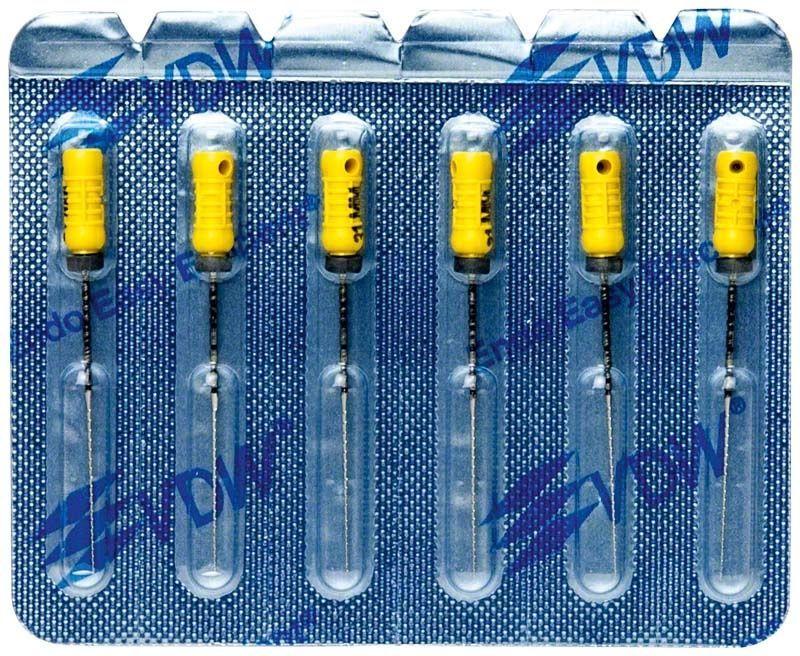 Sterile VDW Hedström Feilen 31mm Gr. 20 in Blisterverpackung.