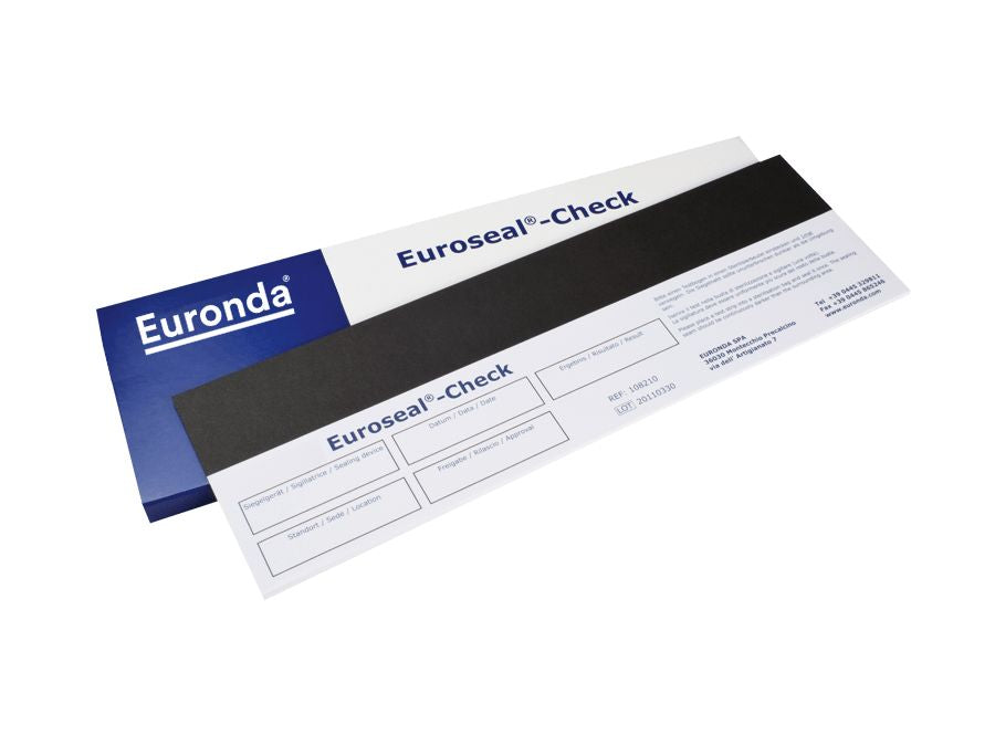 Euroseal-Check Testbogen mit Verpackung und Details auf weißem Hintergrund.