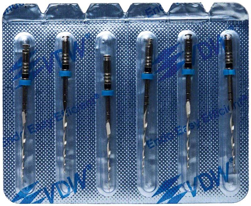 Endodontische Mtwo® NiTi-Instrumente in Blisterverpackung mit Tiefenmarkierung.