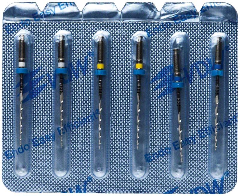 Blisterverpackung mit Mtwo® NiTi-Instrumenten für Wurzelkanalbehandlung.
