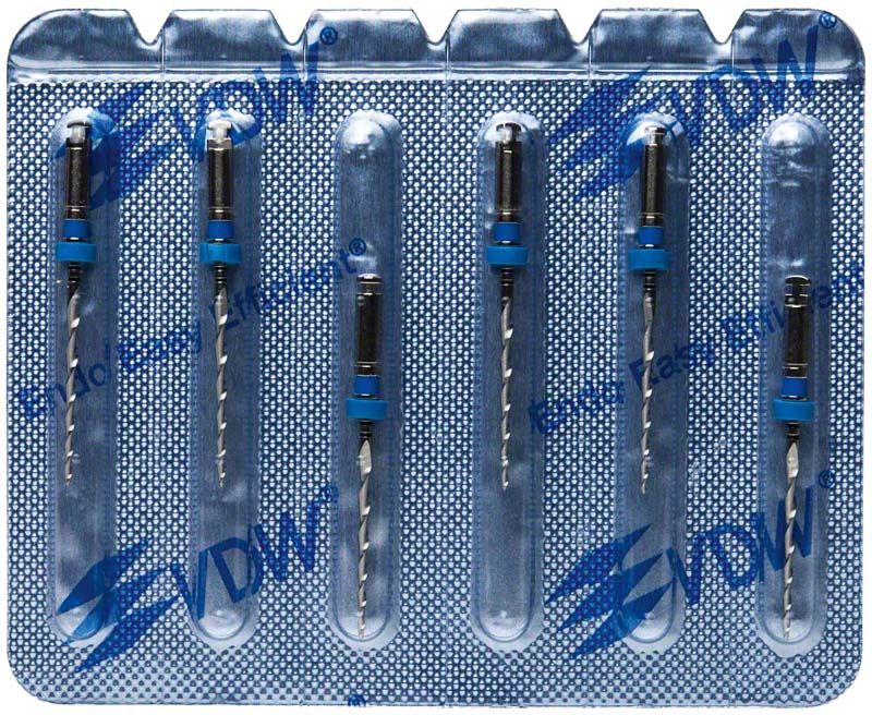 Mtwo® NiTi-Instrumente 21mm in Blisterverpackung mit Tiefenmarkierungen.