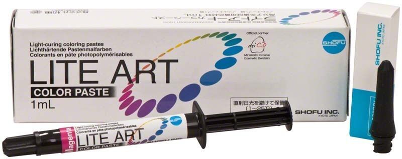 Lichtaushärtende LITE ART Magenta Paste in Spritze mit Verpackung.