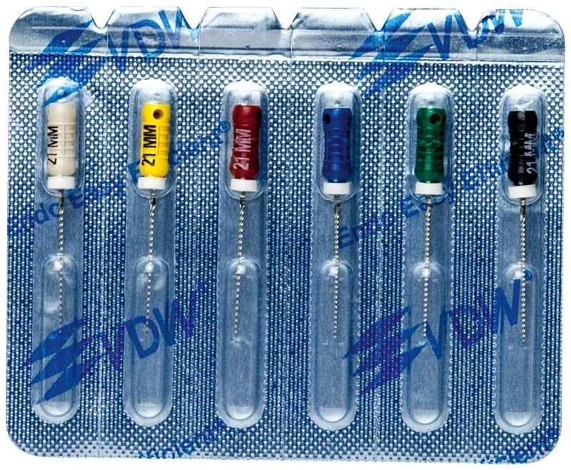 Endodontische Feilen Flexicut 21mm Gr. 015-040 in Blisterverpackung.