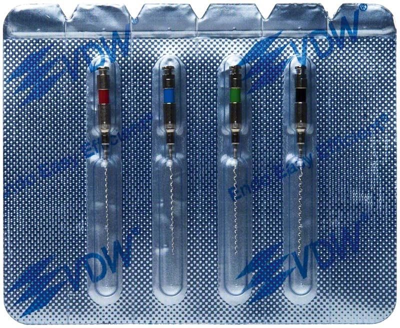 Wurzelfüller-Set in Blisterverpackung mit ISO-Farbkennzeichnung.