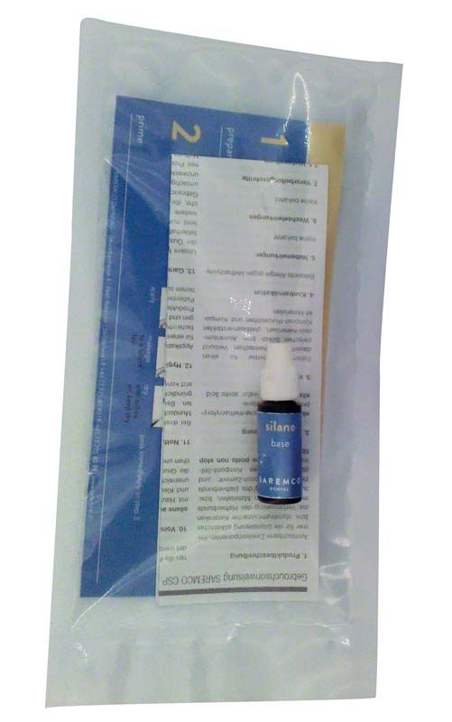 Kunststoffverpackung mit einer Flasche CSP Ceramic Silane Base und Anweisungen.