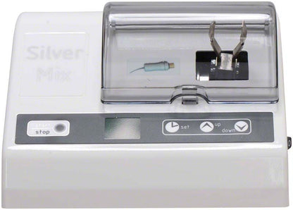 Silvermix Anmischgerät mit geöffnetem Deckel und Mischbehälter.