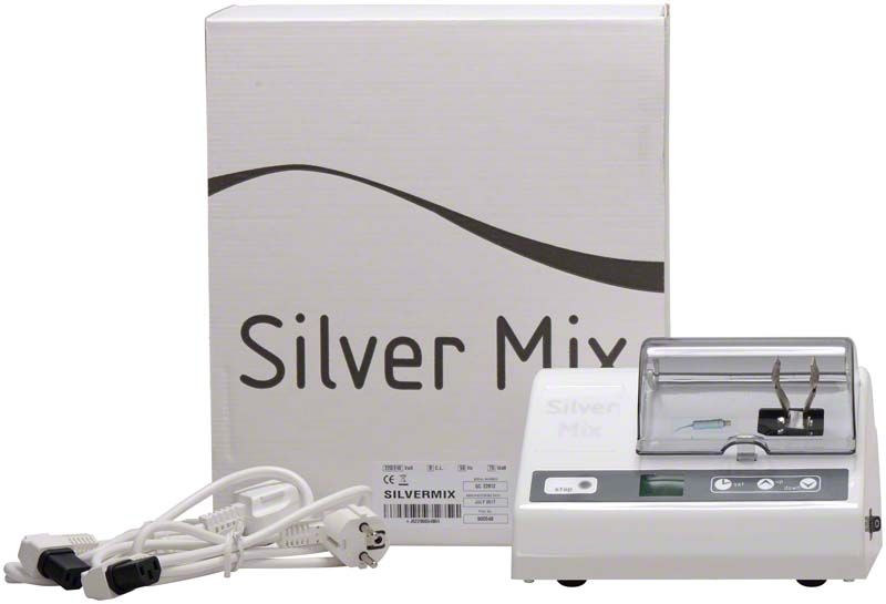 Silvermix Anmischgerät vor Verpackung mit zwei Netzkabeln.
