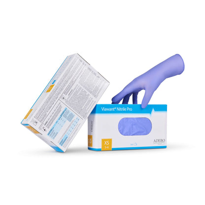 Blauer Viawant Nitrile Pro Handschuh in Größe L, aus Verpackung gezogen.