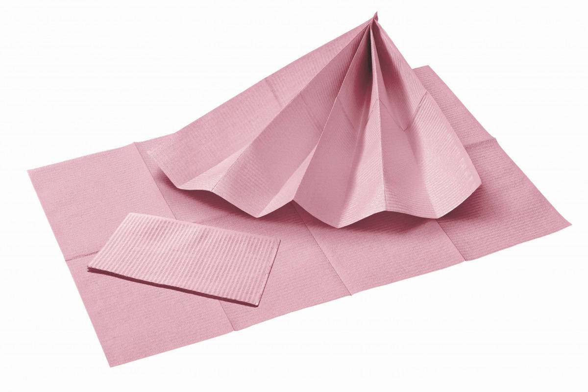 Rosa Patientenservietten, 2-lagig, aus Zellstoff mit PE-Folie, entfaltet.