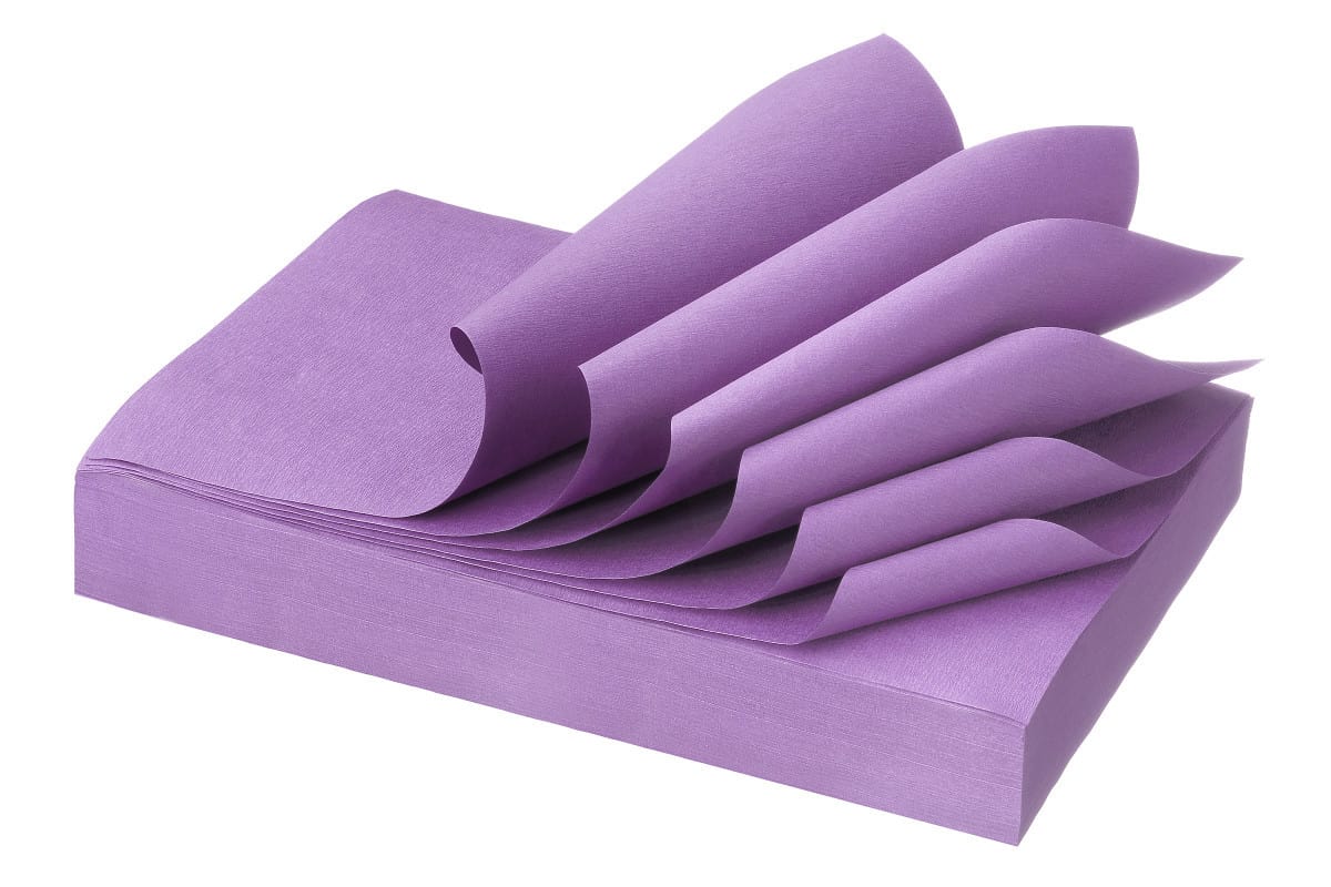 Norm Traypapier in Lila, gestapeltes Zellstoffpapier für Dentaltrays, 18 x 28 cm.