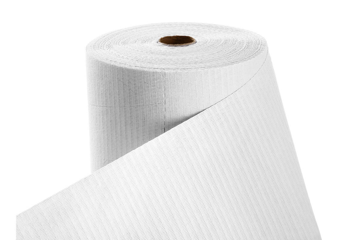 Patientenumhang aus Polyethylen in orange, aufgerollt.